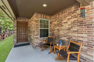 201 Flaxen Chestnut, The Woodlands, TX 77382 - Photo 2