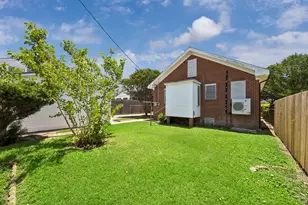 4606 Ave N 1/2, Galveston, TX 77551 - Photo 20