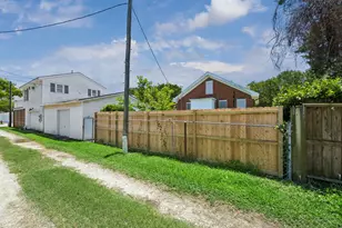 4606 Ave N 1/2, Galveston, TX 77551 - Photo 22
