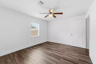 2281 Des Jardines St, Houston, TX 77023 - Photo 12
