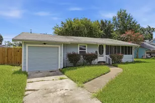 2281 Des Jardines St, Houston, TX 77023 - Photo 2