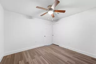 2281 Des Jardines St, Houston, TX 77023 - Photo 18