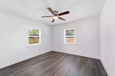 2281 Des Jardines Street, Houston, TX 77023 - Photo 20