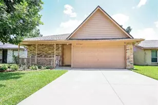 16923 Enchanted Cir W, Sugar Land, TX 77498 - Photo 16