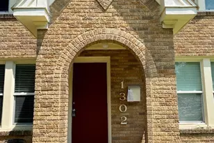 1302 W Pierce St, Houston, TX 77019 - Photo 12