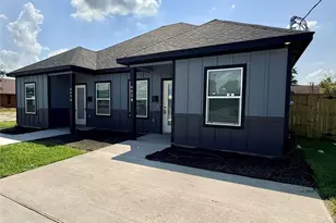 612 E Houston Ave, Pasadena, TX 77502 - Photo 2