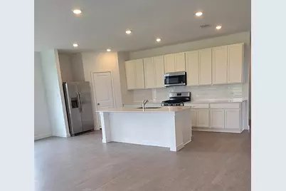 2507 Cantera Bluff Lane, Texas City, TX 77568 - Photo 10