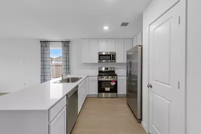 300 Tejas Trail, Waller, TX 77484 - Photo 4