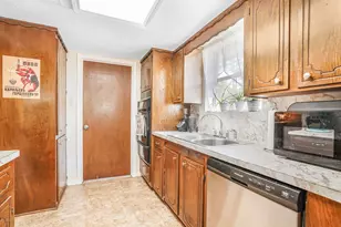 1998 Lake Creek Dr, Houston, TX 77339 - Photo 8