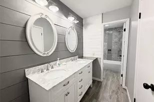 1226 Avenue H, Danbury, TX 77534 - Photo 12