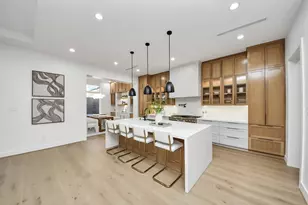 605 W Clay St, Houston, TX 77019 - Photo 12