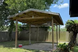 674 Meadowgreen Dr, Port Neches, TX 77651 - Photo 2