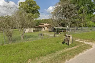 18357 Pickering Rd, Conroe, TX 77302 - Photo 2