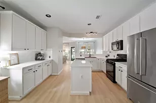 34 Wintergreen Trail, The Woodlands, TX 77382 - Photo 6