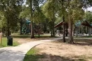 3385 Wooded Ln, Conroe, TX 77301 - Photo 4