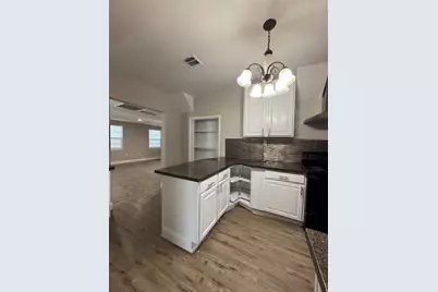 4106 Darby Street, Bacliff, TX 77518 - Photo 4