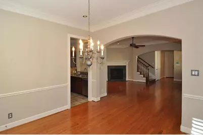 6215 Sutherland Square, Houston, TX 77081 - Photo 10
