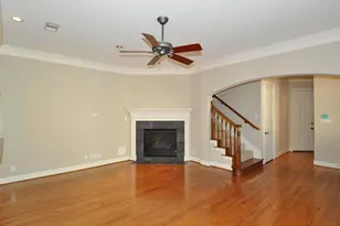 6215 Sutherland Square, Houston, TX 77081 - Photo 8