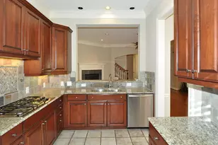 6215 Sutherland Square, Houston, TX 77081 - Photo 2