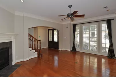 6215 Sutherland Square, Houston, TX 77081 - Photo 20
