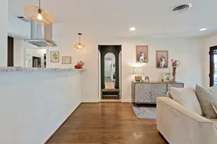 1119 W 30th St, Houston, TX 77018 - Photo 8