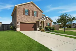 2703 Fairfield Landing Ln, Pearland, TX 77089 - Photo 2