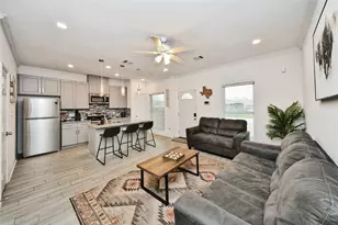 7980 Ethel St, Houston, TX 77028 - Photo 8
