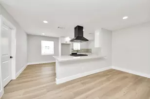 6023 Lattimer Dr, Houston, TX 77035 - Photo 14