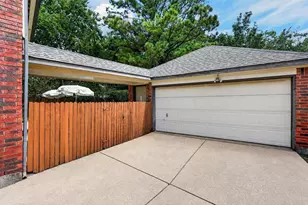 1306 N Gabriel River Cir, Sugar Land, TX 77478 - Photo 6