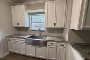 716 74th St, Houston, TX 77011 - Photo 8