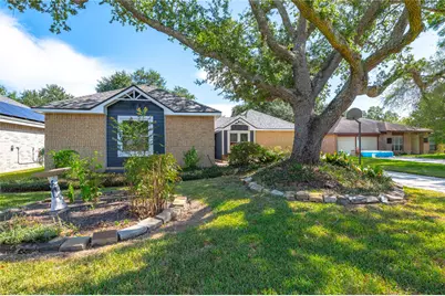 312 Thistlewood Court, League City, TX 77573 - Photo 4