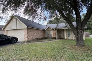8202 Winding Meadow Ct, Houston, TX 77040 - Photo 2
