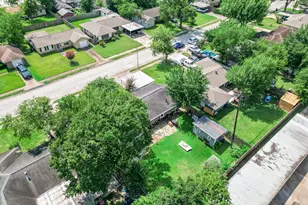 1918 Huge Oaks St, Houston, TX 77055 - Photo 34
