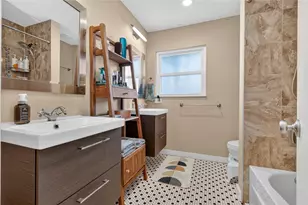 1918 Huge Oaks St, Houston, TX 77055 - Photo 32