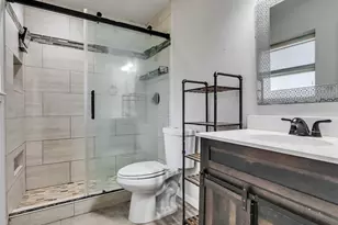 913 W Galveston St, League City, TX 77573 - Photo 16