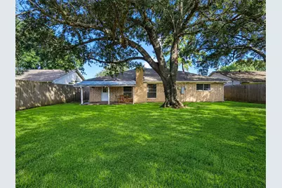 913 W Galveston Street, League City, TX 77573 - Photo 24