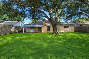 913 W Galveston St, League City, TX 77573 - Photo 24