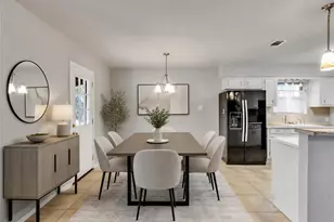 913 W Galveston St, League City, TX 77573 - Photo 6