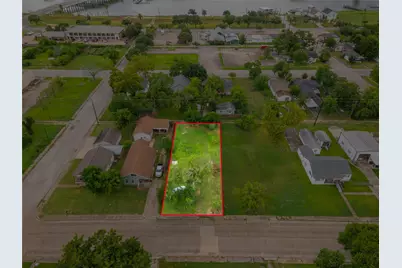 922 W 4th Street, Freeport, TX 77541 - Photo 2