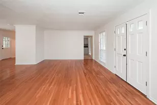 9519 Val Verde St, Houston, TX 77063 - Photo 6