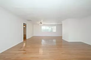 9519 Val Verde St, Houston, TX 77063 - Photo 10