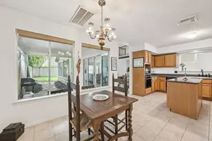 3218 Knoll West Dr, Houston, TX 77082 - Photo 10