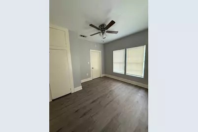 118 E Murrill Avenue, Baytown, TX 77520 - Photo 8