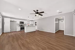 7415 Troulon Dr, Houston, TX 77074 - Photo 14