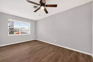 7415 Troulon Dr, Houston, TX 77074 - Photo 12
