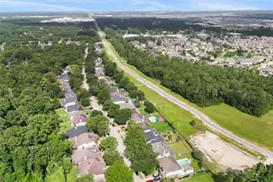 13431 Yaupon Holly Ln, Houston, TX 77044 - Photo 34