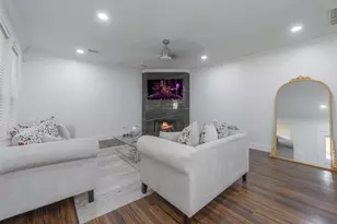 13431 Yaupon Holly Ln, Houston, TX 77044 - Photo 8