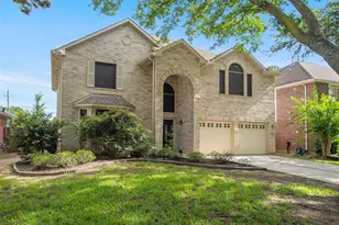 13431 Yaupon Holly Ln, Houston, TX 77044 - Photo 2