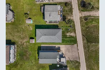 135 Ocean Shore Drive, Crystal Beach, TX 77650 - Photo 40
