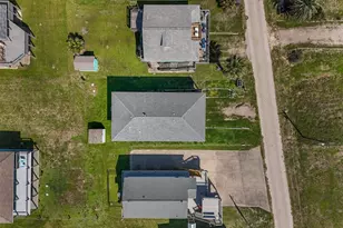 135 Ocean Shore Dr, Crystal Beach, TX 77650 - Photo 40